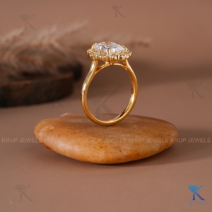 Anillo de compromiso de oro macizo con diamante de laboratorio de corte radiante y halo, estilo vintage con milgrain, joyería fina nupcial hecha a medida para mujer, regalo. - Product Image 5