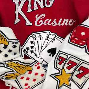 Chaqueta Varsity Personalizada para Hombre, Estilo Bomber, Cálida para Invierno, Mangas de Cuero, Logotipo de Chenille - Product Image 4