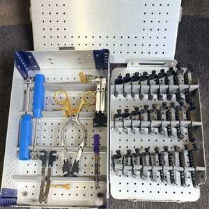 ชุดเครื่องมือผ่าตัดสำหรับศัลยกรรมกระดูกและเส้นประสาทและศัลยกรรมกระดูกสันหลัง ประกอบด้วยเครื่องมือถ่างกระดูกสันหลังส่วนคอแบบออร์โธปิดิกส์ - Product Image 2