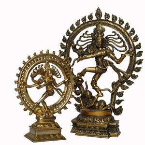 Escultura de Buda de Latón de Lujo de Proveedor Indio para Centro de Meditación, Sala de Yoga y Decoración Interior Espiritual en Venta - Product Image 2