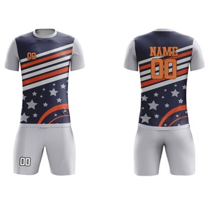 Uniforme de football à manches courtes personnalisable de haute qualité avec tissu sublimé, séchage rapide, respirant et antibactérien - Product Image 3