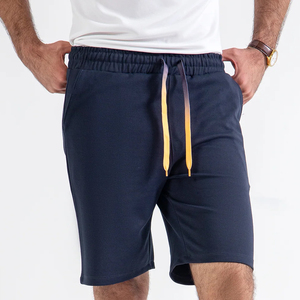 Shorts de sport respirants et personnalisés pour hommes, pour la course à pied et l'entraînement, en vente - Product Image 1