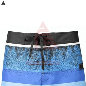 Fabricante de pantalones cortos de malla con diseño personalizado OEM, pantalones cortos sublimados personalizados de alta calidad, pantalones cortos de malla para hombre hasta la rodilla para verano. - Product Image 3