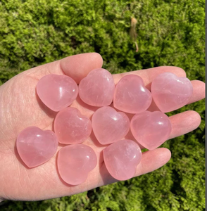 Colgante de Cuarzo Rosa Natural de Primera Calidad en Forma de Corazón, Joyería de Piedras Preciosas Naturales - Product Image 1