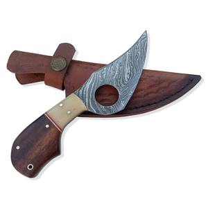 Couteau à Découper en Damas Personnalisable de Haute Qualité, Lame Faite à la Main pour l'Extérieur avec Logo Gravé OEM et Fourreau en Bois - Product Image 1