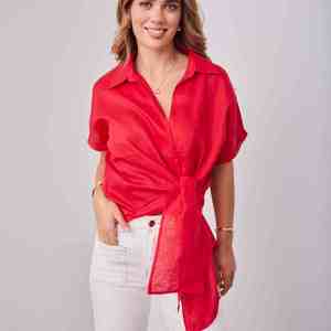 Camisa de lino de verano más vendida con logotipo bordado, parches, manga corta, diseño simple y sólido para hombres, mujeres y parejas. - Product Image 1