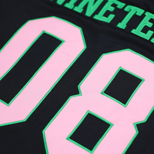 เสื้อฟุตบอลสีดำสำหรับผู้ชาย ปักลายเชนิลล์ สไตล์กรีก สำหรับชมรมนักกีฬา แขนสั้น ระบายอากาศได้ดี ผ้าตาข่าย สไตล์สปอร์ต - Product Image 6