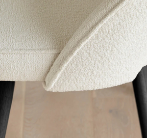 Moderno Juego de Comedor Rectangular de Madera Maciza de Mindi Negra con Sillas Tapizadas y Base Metálica en X para Comedor y Hogar - Product Image 6