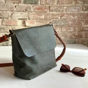 Sacs à main en cuir de haute qualité Designers chics en cuir Marques personnalisées en cuir Sacs fourre-tout pour femmes AV-0010 - Product Image 1