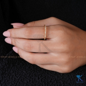 แหวนเพชรทรงหยักแบบเต็มวง 14K ทองคำแท้สีเหลือง ดีไซน์เรียบหรู ซ้อนกันได้ เหมาะสำหรับเป็นของขวัญวันครบรอบสำหรับผู้หญิง - Product Image 5