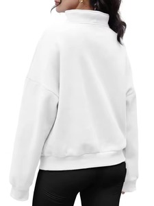 เสื้อสเวตเชิ้ตผู้ชายสีน้ำเงินกรมท่า คอซิปครึ่งตัว ผ้าฝ้าย 100% ทรงโอเวอร์ไซส์ ผ้าฟลีซเนื้อนุ่ม ไม่เป็นขุย พิมพ์ลายซิลค์สกรีน น้ำหนัก 350 กรัม - Product Image 5
