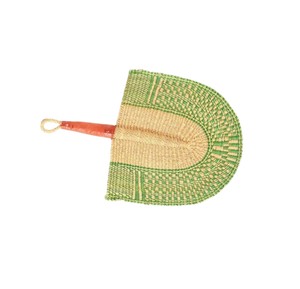 Éventail décoratif en jonc de mer tressé vert beige, fait main, avec motif géométrique, style ethnique traditionnel, pour la maison ou le mur. - Product Image 4