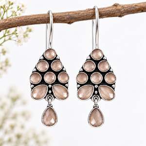 Boucles d'oreilles pendantes ethniques bohèmes à motif floral, en laiton plaqué argent antique, avec cristaux et strass, vente en gros - Product Image 5