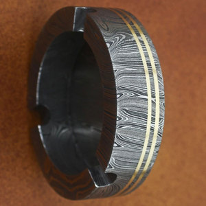 Cenicero de Acero de Damasco Sólido y Resistente, Accesorio para Fumar Hecho a Mano de Primera Calidad con Textura Única para Cigarros, Cigarrillos y Uso en Salones - Product Image 6