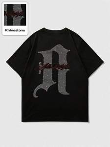 เสื้อยืดโอเวอร์ไซส์ผู้ชายสีดำลายกราฟิกตัวอักษรประดับเพชรแบบขายส่ง ผลิตตามสั่ง ผ้าฝ้าย 100% สไตล์สตรีทแวร์ OEM Y2K ทรงบ็อกซี่ คอกลม - Product Image 2