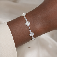 Bracelet à breloques trèfle à quatre feuilles en alliage, style punk, bijoux de fête pour femme, souvenir de boutique, cadeau personnalisé