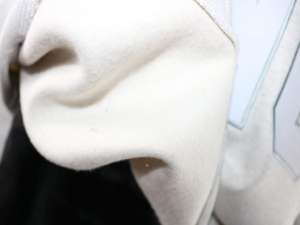 Sudadera KINGS ASH GREY con cuello alto, 100% BLANCA, con apliques bordados, cuello ancho, hilos finos. - Product Image 6