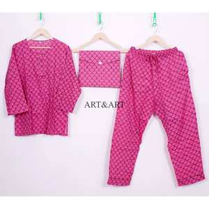 Pijama de Algodón Ecológico Hecho a Mano en India para Mujer, con Estampado Floral, Elegante y Casual, para Verano, Otoño y Vacaciones - Product Image 6