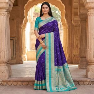 Sari Tradicional Indio de Seda Banarasi con Trabajo de Tejido Zari para Bodas y Eventos Festivos, Atuendo para Mujer - Product Image 1