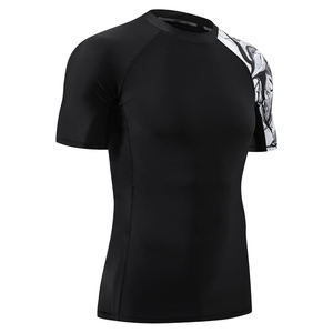 Camiseta Deportiva de Manga Corta para Hombre, Negra, con Estampado Gráfico Blanco, de Secado Rápido, Spandex y Poliéster - Product Image 1