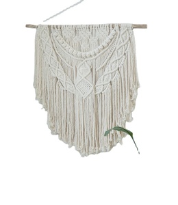 Grand macrame tenture - Product Image 1