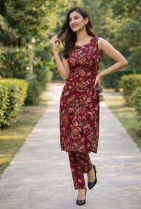 PREMIUM READYMADE <b>KURTI</b> WITH PANT SET <b>KURTI</b> FABRIC Crepe Flower Print LENGTH 42 INCH SLEEVES Sleeves less Inside Sleeves - Product Image 3