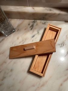 Boîte à vin en bois vintage avec couvercle à charnières pour cadeaux d'anniversaire, cadeaux de mariage, rangement haut de gamme et événements spéciaux - Product Image 1