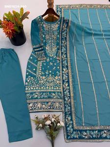 Costume droit de créateur en faux georgette lourd avec broderie de sequins, manches longues, pantalon uni et dupatta de travail, à prix de gros - Product Image 3