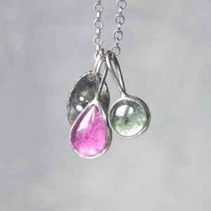 Pendentif en tourmaline vert clair, collier en argent sterling, bijoux en pierres précieuses faits à la main, cadeau pour femme, fiançailles, anniversaire - Product Image 1