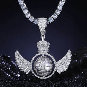 Colgante de Alas de Globo Giratorio con Incrustaciones de Diamantes y Corona, Colgante de Alas de Ángel Brillantes, Joyería Unisex Estilo Hip Hop, Regalo - Product Image 1