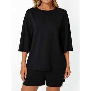 2025 femmes pour salon ensembles deux pièces manches 3/4 t-shirts surdimensionnés et shorts taille élastique tenues d'été en tissu côtelé taille XS - Product Image 4