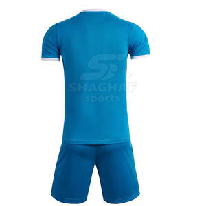 Uniforme de football à prix avantageux, tissu doux, design personnalisé, best-seller, en vente en ligne - Product Image 2