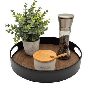 Plateau de petit-déjeuner rond en bois fait main avec motif floral, design moderne pour le service du café du matin, du thé et des collations au chevet - Product Image 3