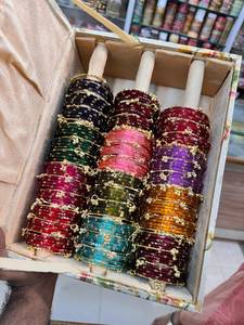 Bracelets Color Pop Kashmiri Raindrop avec incrustations de pierres colorées et coffret assorti de bracelets Ghungroo, lot de 12 douzaines - Product Image 1