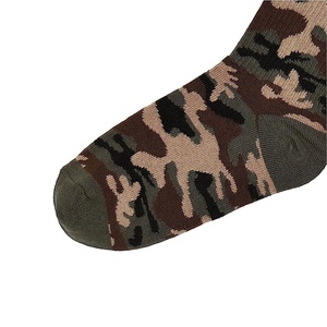 Chaussettes de sport personnalisées en gros, imprimé camouflage marron, pour jeunes, chaussettes de sport mi-mollet et basses - Product Image 6