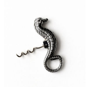 Sacacorchos de metal decorativo con forma de caballito de mar, herramienta de bar para abrir botellas de vino, para el hogar y la cocina, a precio económico. - Product Image 1