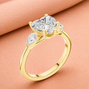 Bague de fiançailles de luxe en or jaune avec diamant taille cœur et pierres latérales en forme de poire, bijou raffiné, cadeau pour femme, bague de mariage - Product Image 2