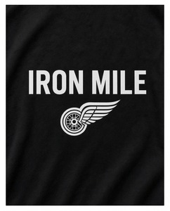 เสื้อยืดคอกลมแขนสั้นผ้าฝ้ายสีดำสำหรับผู้ชาย ยี่ห้อ Iron Mile ลายกราฟิก พิมพ์ลายลำลอง ทรงปกติ - Product Image 4