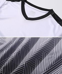 เสื้อฟุตบอลแบบซับลิเมชั่นสั่งทำพิเศษ 100% โพลีเอสเตอร์ คอวี สำหรับผู้ใหญ่ ชุดยูนิฟอร์มฟุตบอลครบชุด ขายส่ง ชุดสโมสร สั่งทำได้ - Product Image 4
