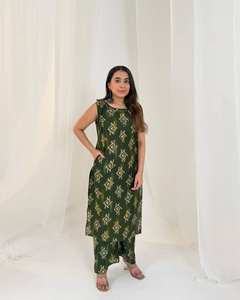 Nouvelle collection de Kurta Kurti indiens tendance en tissu Lawn pour femmes, design boutique, confectionnés, tenues de fête Sharara, vêtements de l'Aïd Hng Bharat, séchage rapide, tout-en-un - Product Image 5