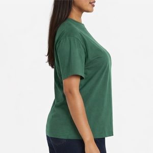 Camiseta Oversize Verde Lisa para Mujer, Manga Corta, Suave y Cómoda, Estilo Casual Moderno y Minimalista, Streetwear, 100% Algodón - Product Image 4