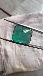 Grande pierre précieuse en émeraude zambienne de 12,17 carats, taille étagée – Octogone carré vert, pierre précieuse non montée pour bijoux - Product Image 2