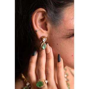 Ensemble de boucles d'oreilles en argent 925 avec pierre en forme de poire verte Gajaah pour femmes, cadeau pour occasions spéciales, bijoux de mariée pour femmes - Product Image 1