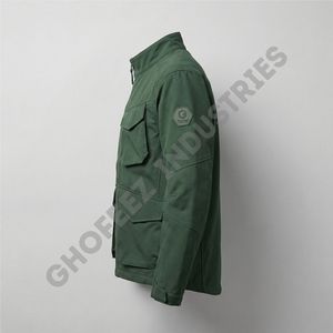 Veste de chasse tactique multifonctionnelle OEM en tissu Oxford imperméable avec des sacs de rangement de grande capacité et des passants pour équipement utilitaire - Product Image 4