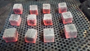 Charbon indonésien de qualité supérieure fabriqué à partir de coques de noix de coco - Product Image 3