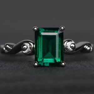 Anillo de cóctel de esmeralda con gemas verdes, corte esmeralda, plata de ley, joyería de piedra de nacimiento de mayo - Product Image 1