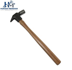 Marteau de ferrage premium pour chevaux, outil vétérinaire pour la pose de sabots, l'entretien et la réparation des sabots équins - Product Image 1