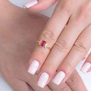 Anillo de Compromiso con Rubí Rojo, Corte Esmeralda, Plata de Ley 925, Chapado en Oro de 14K, Anillo de Boda Delicado - Product Image 6