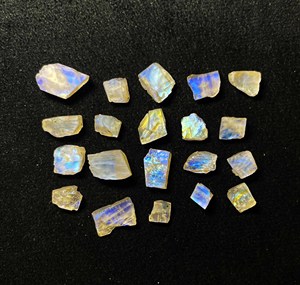 Lote de piedras preciosas sueltas de piedra lunar arcoíris azul fuego natural, de 5-13 mm, 100 ct, para la elaboración de joyas. - Product Image 5