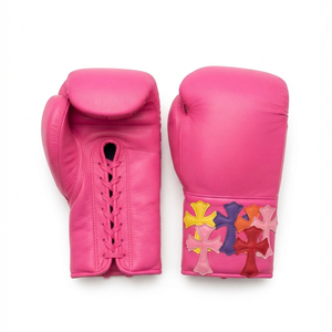 Guantes de Boxeo Profesionales Nuevos con Diseño de Corazón Cruzado Personalizado, Hechos de Cuero Genuino - Product Image 4